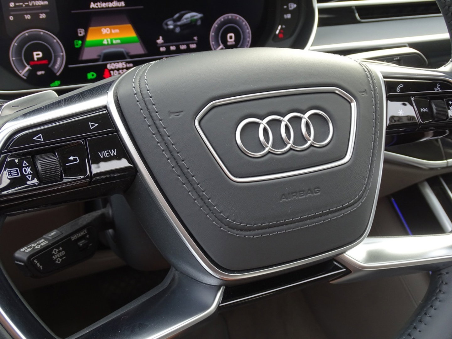 Audi A8 60 TFSie 462PK S-Line / B&O / TV's / softclose / massage / 360°