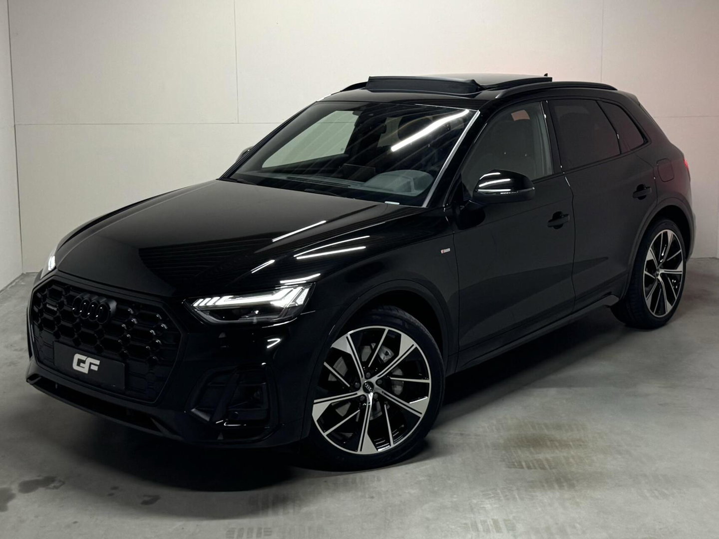 Audi Q5 50 TFSIe Quattro Black Edition S-Line Pano Luchtvering