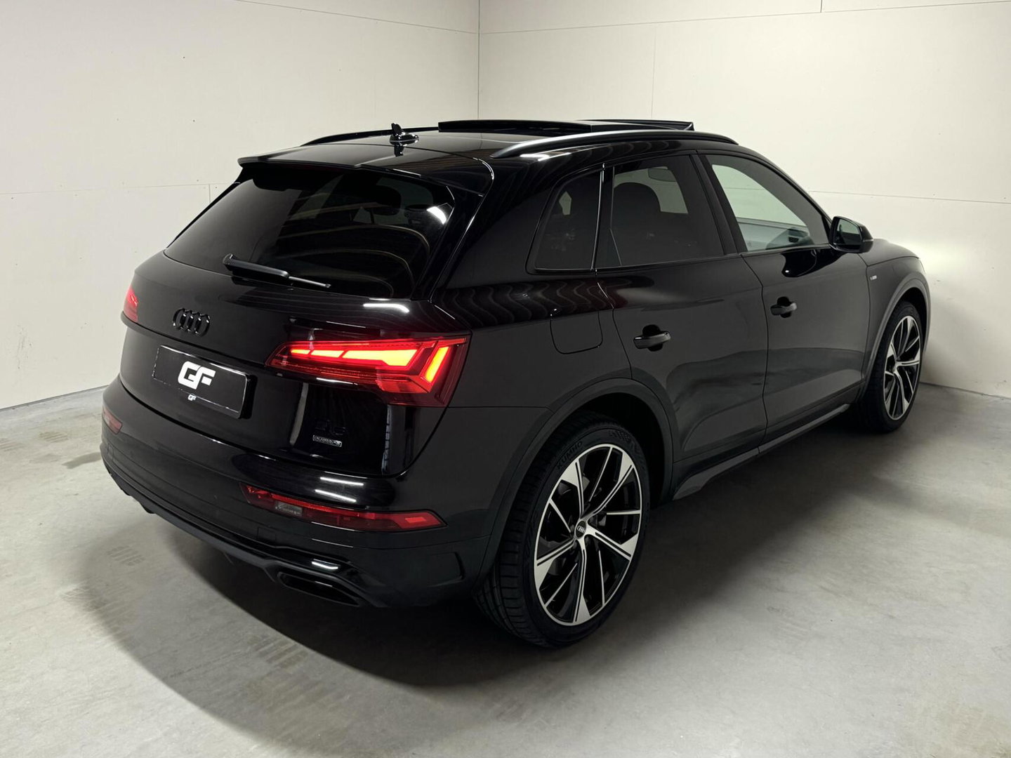 Audi Q5 50 TFSIe Quattro Black Edition S-Line Pano Luchtvering