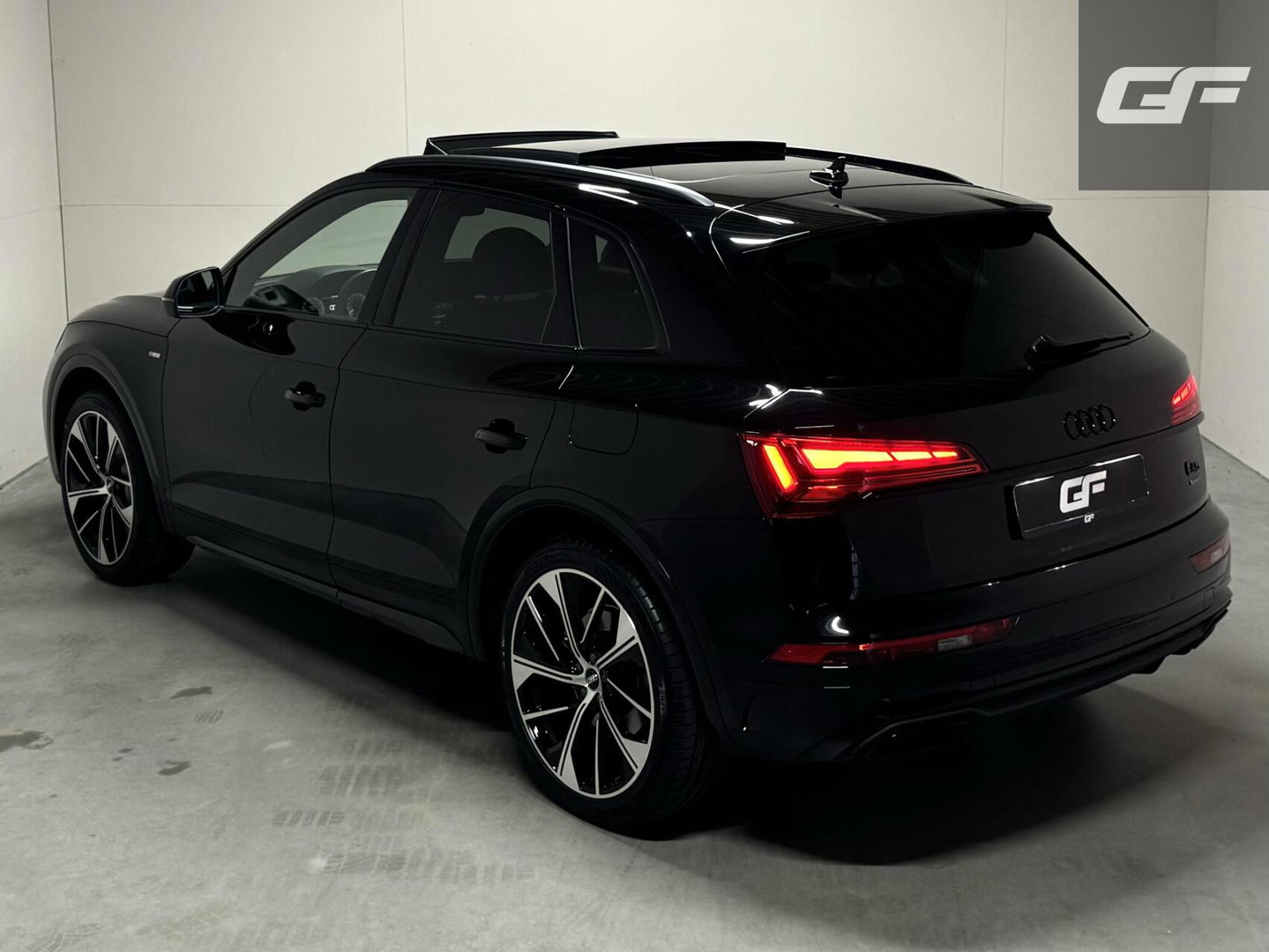Audi Q5 50 TFSIe Quattro Black Edition S-Line Pano Luchtvering