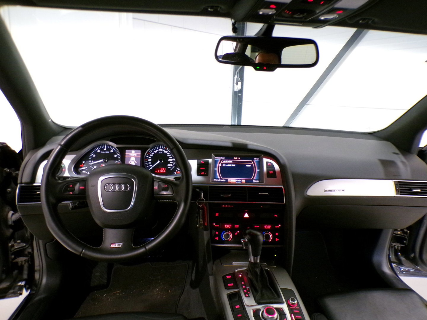 Audi S6 Avant 5.2 FSI S6 Schuifdak Trekhaak Xenon Leer Memory Bose RS-Stoelen Camera Bluetooth Navigatie "Uniek mooie staat"