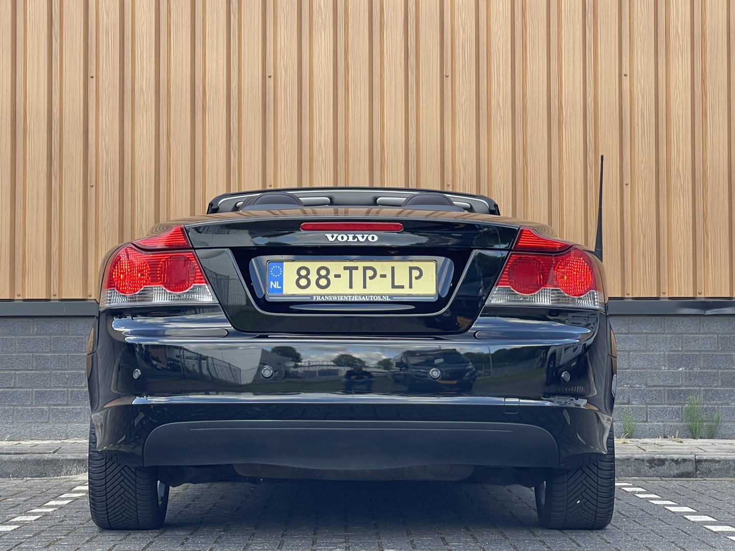 Volvo C70 Convertible 2.4i Summum | 5 Cilinder! | 18'' Lichtmetaal | Cruise Control | Xenon | Airconditioning | 2de eigenaar |