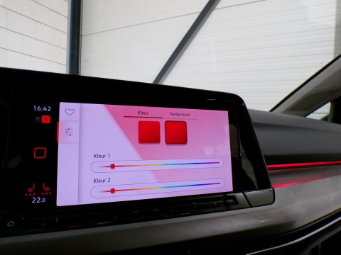 Volkswagen Golf 1.5 TSI Style Apple-Carplay Stoelverwarming Parkeersensoren Android-Auto Bluetooth Navigatie Adaptive-cruise DAB+
