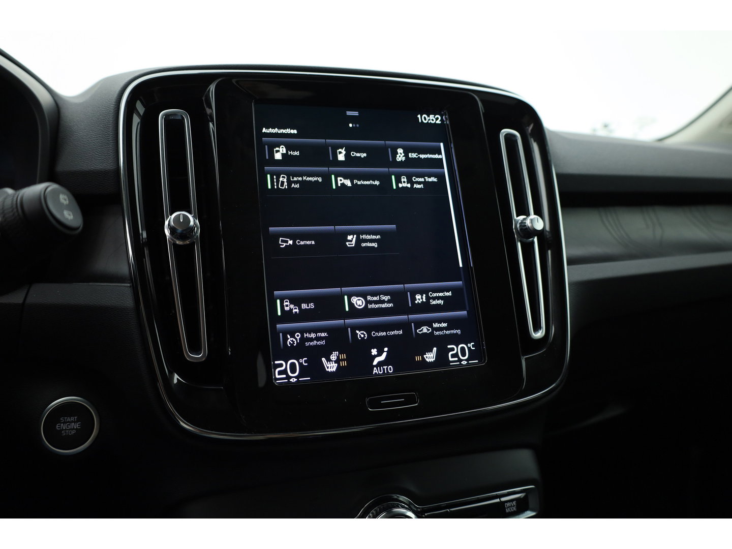 Volvo XC40 1.5 T5 Plug-in hybrid Plus Dark | Leer | ACC | Blis (dodehoek) | Harman & Kardon | Stoel + stuurverw. | verw. voorruit |
