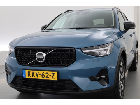 Volvo XC40 1.5 T5 Plug-in hybrid Plus Dark | Leer | ACC | Blis (dodehoek) | Harman & Kardon | Stoel + stuurverw. | verw. voorruit |