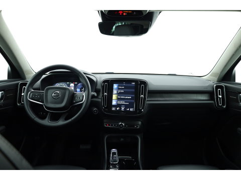 Volvo XC40 1.5 T5 Plug-in hybrid Plus Dark | Leer | ACC | Blis (dodehoek) | Harman & Kardon | Stoel + stuurverw. | verw. voorruit |