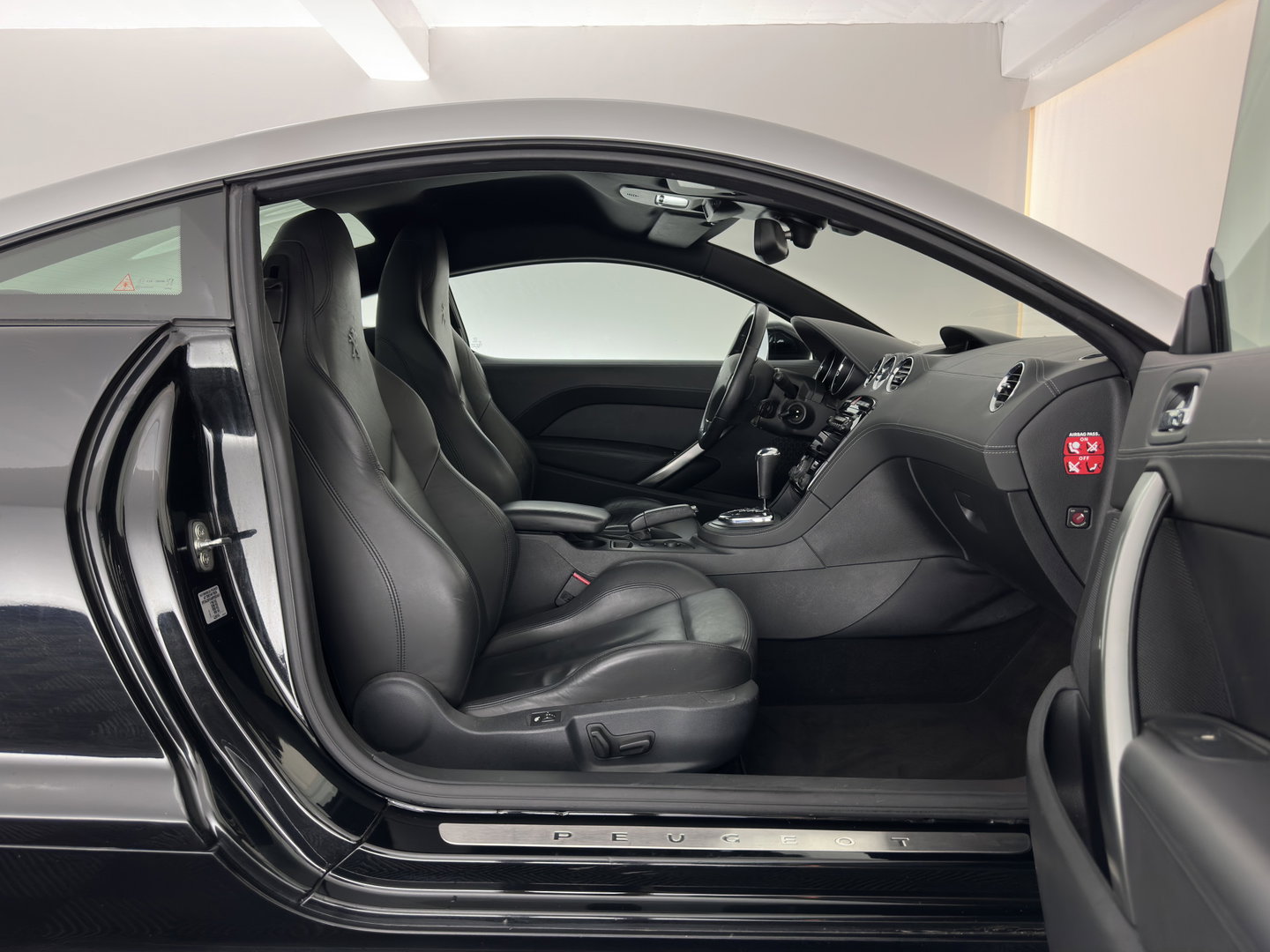 Peugeot RCZ 1.6 THP Aut. *LEATHER | HEATED-SPORTSEATS | MEMORY-PACK | ECC | PDC | CRUISE | 18''ALU*