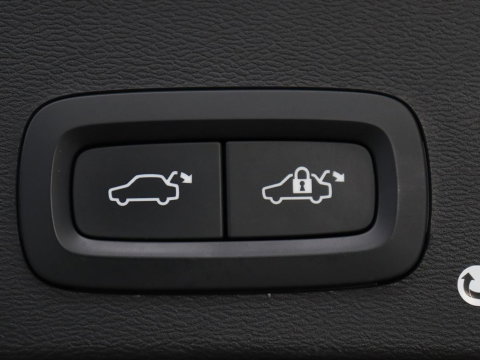 Volvo XC40 Recharge P8 AWD R-Design