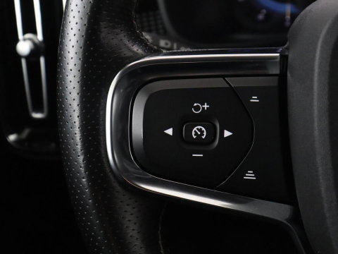 Volvo XC40 Recharge P8 AWD R-Design