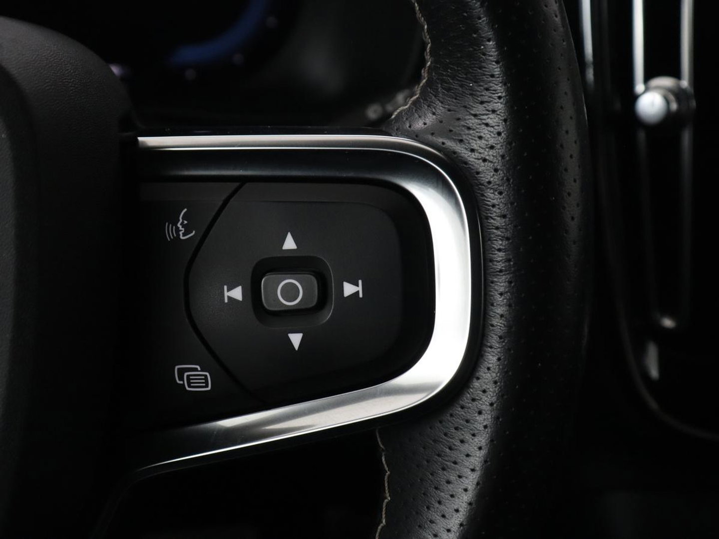 Volvo XC40 Recharge P8 AWD R-Design