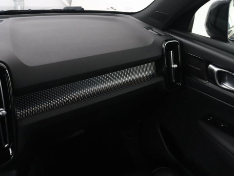 Volvo XC40 Recharge P8 AWD R-Design