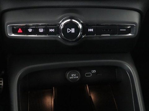 Volvo XC40 Recharge P8 AWD R-Design