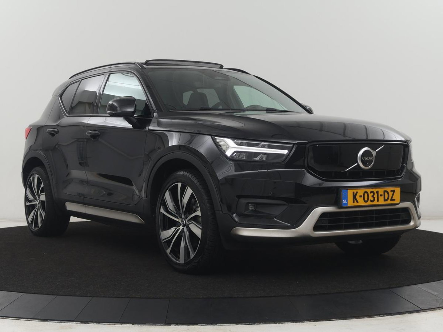 Volvo XC40 Recharge P8 AWD R-Design