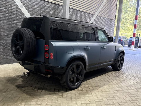 Land Rover Defender 2.0 P300e 110 X-Dynamic HSE | SATIN | Luchtvering | Panoramadak | Trekhaak | 360° Camera | Meridian Surround | Stoelventilatie | 22 Inch