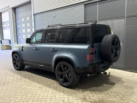 Land Rover Defender 2.0 P300e 110 X-Dynamic HSE | SATIN | Luchtvering | Panoramadak | Trekhaak | 360° Camera | Meridian Surround | Stoelventilatie | 22 Inch