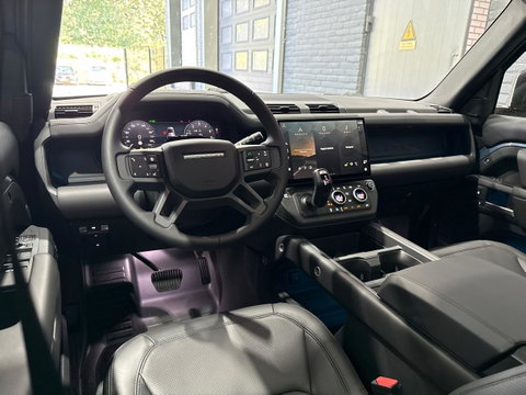 Land Rover Defender 2.0 P300e 110 X-Dynamic HSE | SATIN | Luchtvering | Panoramadak | Trekhaak | 360° Camera | Meridian Surround | Stoelventilatie | 22 Inch
