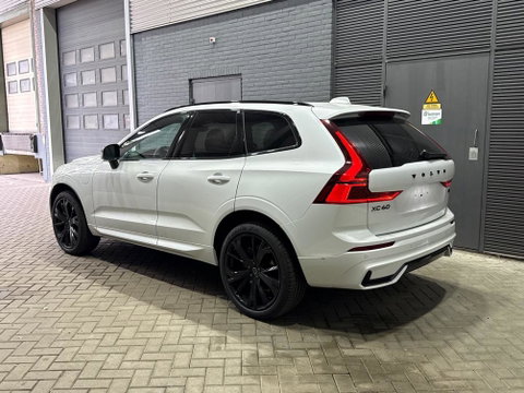 Volvo XC60 T8 Plus Black Edition | Harman/Kardon | Panoramadak | 360° Camera | Head-Up | BLIS | Stuurverwarming | 21 Inch | ACC