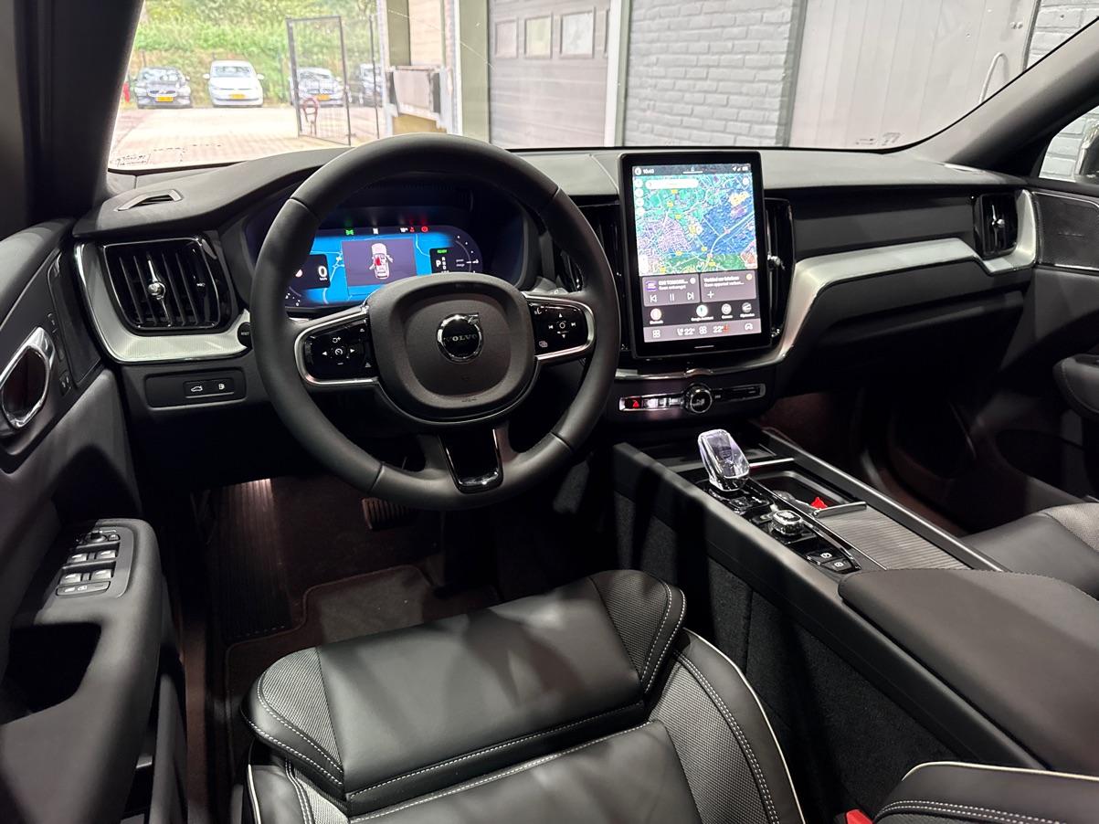 Volvo XC60 T8 Plus Black Edition | Harman/Kardon | Panoramadak | 360° Camera | Head-Up | BLIS | Stuurverwarming | 21 Inch | ACC