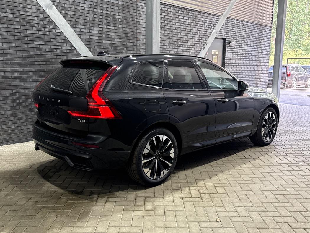 Volvo XC60 T8 Ultra Dark | Luchtvering | Harman/Kardon | Panoramadak | 360° Camera | Head-Up | Stoel+Stuurverwarming | ACC
