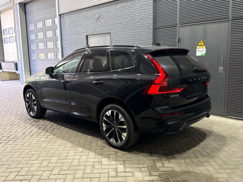 Volvo XC60 T8 Ultra Dark | Luchtvering | Harman/Kardon | Panoramadak | 360° Camera | Head-Up | Stoel+Stuurverwarming | ACC