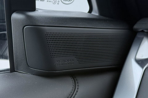 Land Rover Range Rover P550e HSE | Panoramadak | Meridian 3D | Shadow Exterior Pack | Massage | 360° Camera | 22 Inch