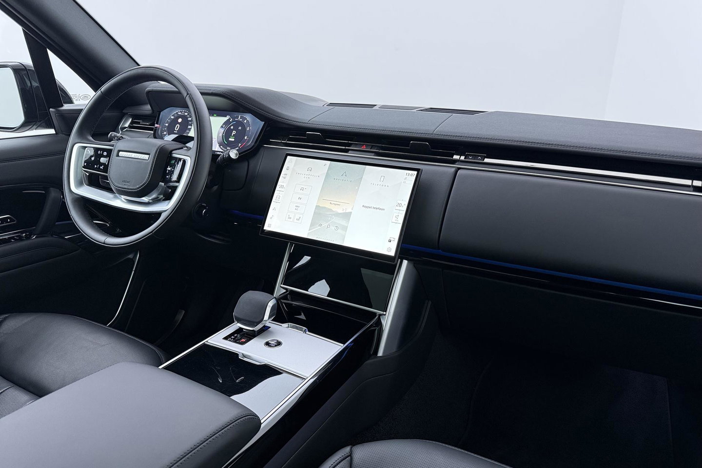 Land Rover Range Rover P550e HSE | Panoramadak | Meridian 3D | Shadow Exterior Pack | Massage | 360° Camera | 22 Inch