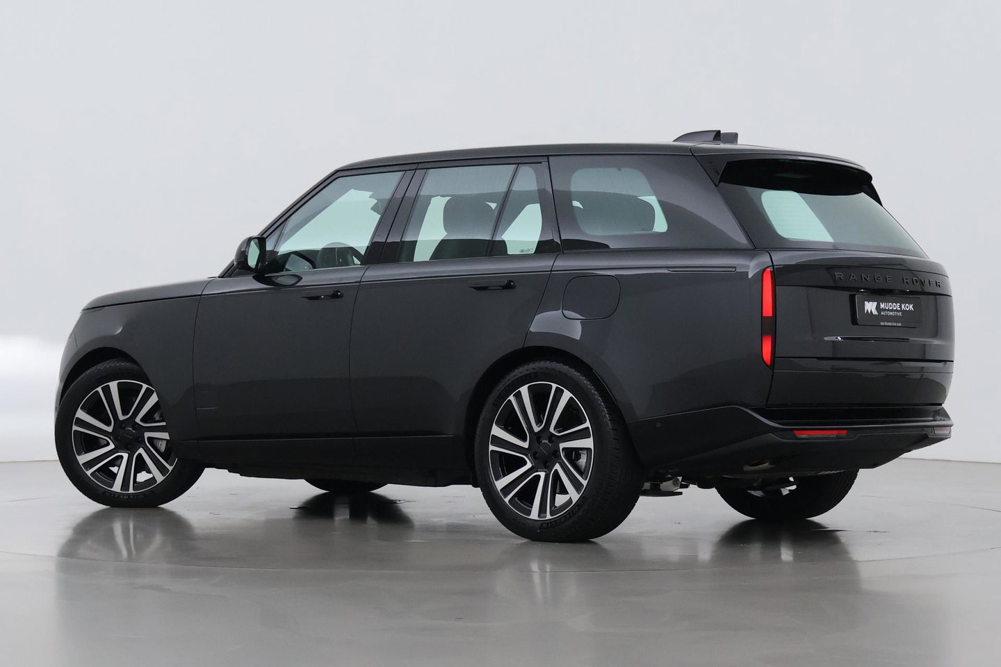 Land Rover Range Rover P550e HSE | Panoramadak | Meridian 3D | Shadow Exterior Pack | Massage | 360° Camera | 22 Inch