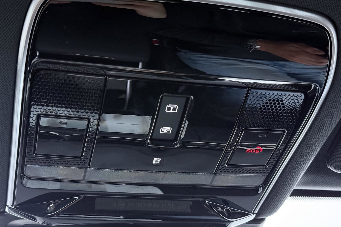 Land Rover Range Rover P550e HSE | Panoramadak | Meridian 3D | Shadow Exterior Pack | Massage | 360° Camera | 22 Inch