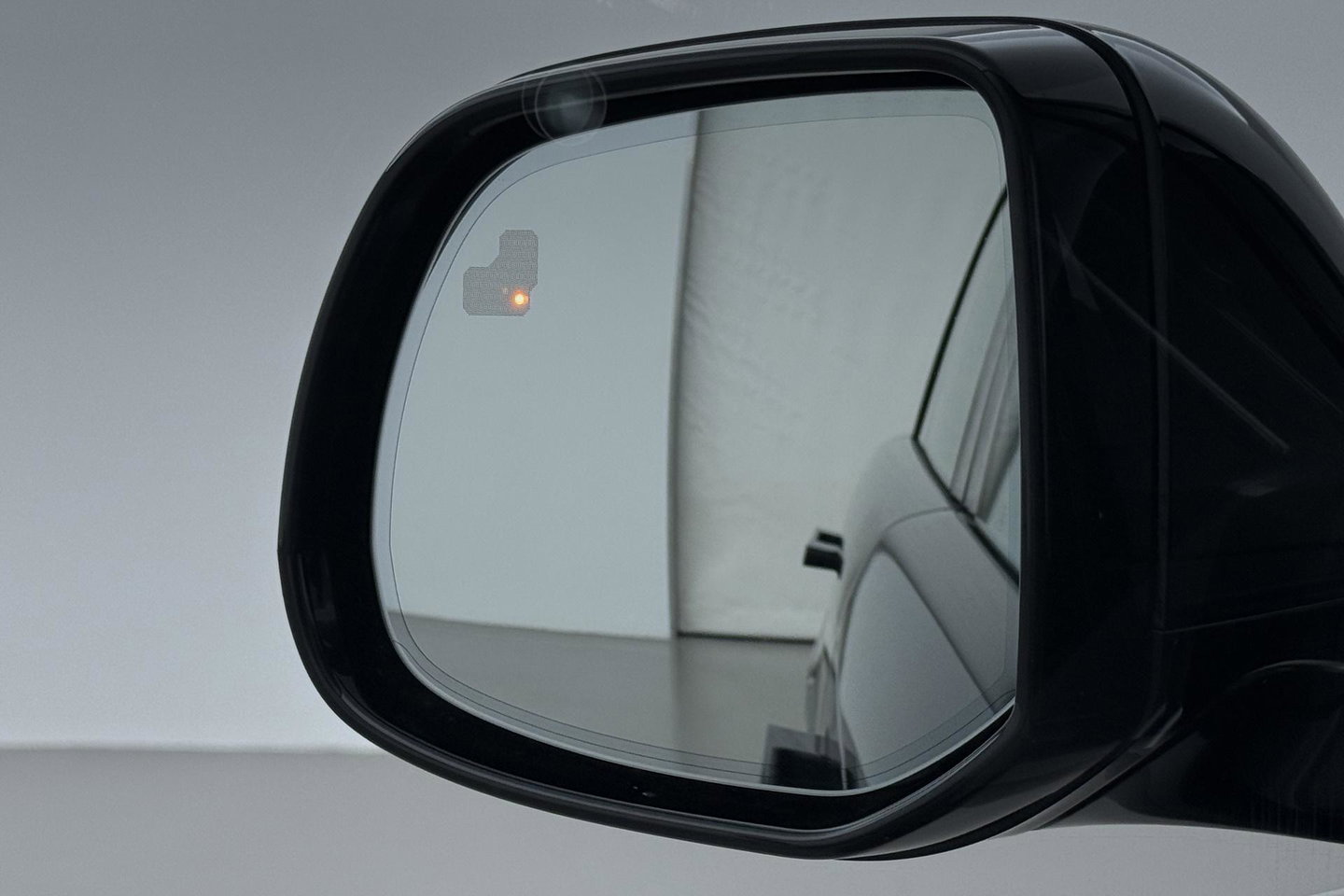 Land Rover Range Rover P550e HSE | Panoramadak | Meridian 3D | Shadow Exterior Pack | Massage | 360° Camera | 22 Inch