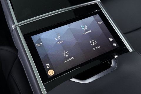Land Rover Range Rover P550e HSE | Panoramadak | Meridian 3D | Shadow Exterior Pack | Massage | 360° Camera | 22 Inch