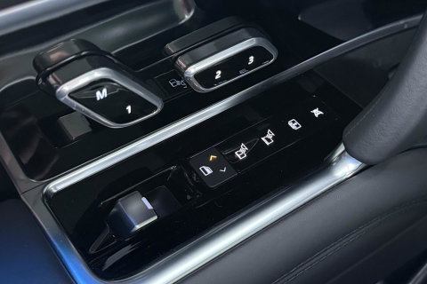 Land Rover Range Rover P550e HSE | Panoramadak | Meridian 3D | Shadow Exterior Pack | Massage | 360° Camera | 22 Inch