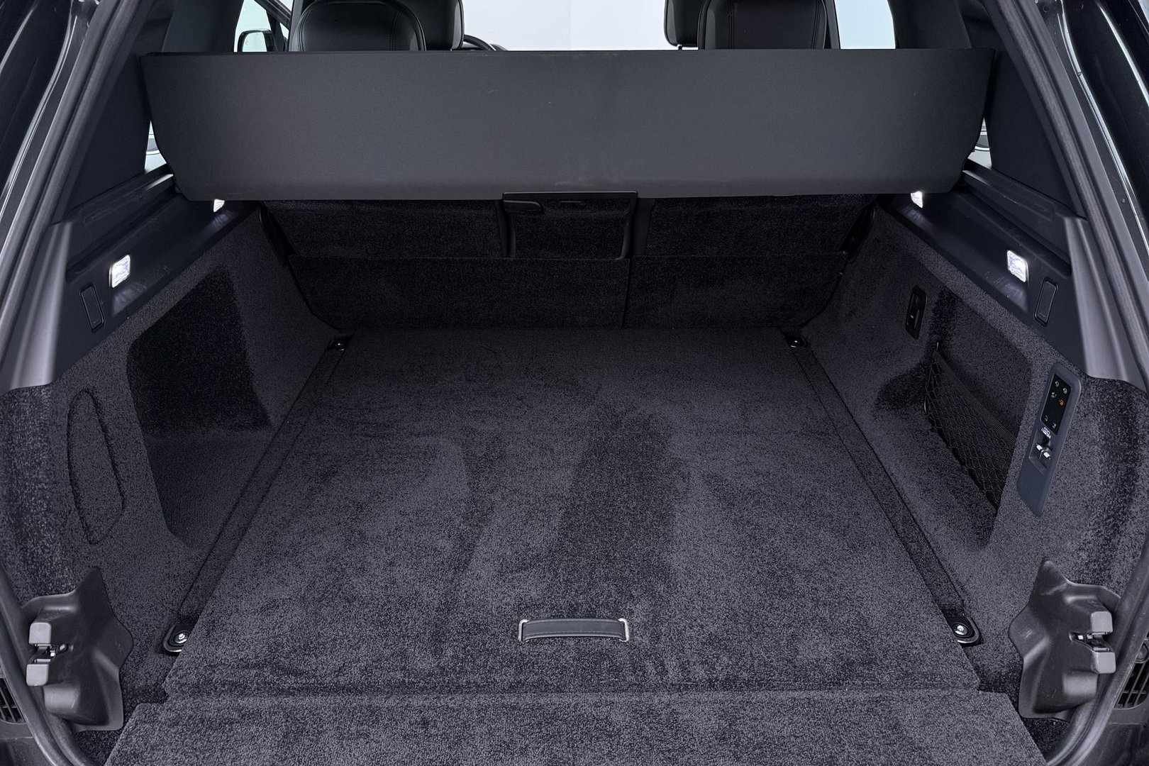 Land Rover Range Rover P550e HSE | Panoramadak | Meridian 3D | Shadow Exterior Pack | Massage | 360° Camera | 22 Inch