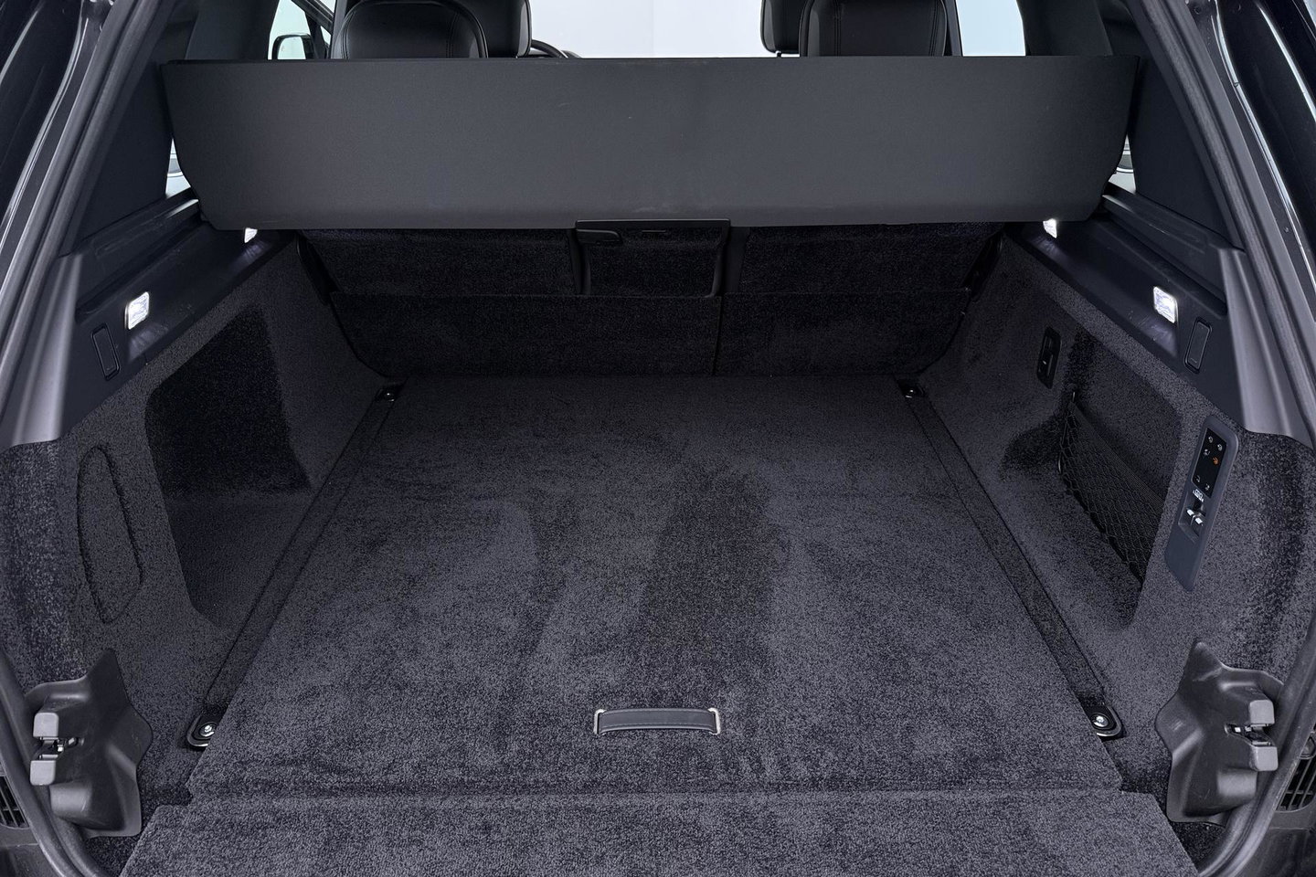 Land Rover Range Rover P550e HSE | Panoramadak | Meridian 3D | Shadow Exterior Pack | Massage | 360° Camera | 22 Inch