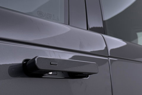 Land Rover Range Rover P550e HSE | Panoramadak | Meridian 3D | Shadow Exterior Pack | Massage | 360° Camera | 22 Inch