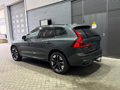 Volvo XC60 T8 Ultra Dark | Harman/Kardon | Trekhaak | Panoramadak | 360° Camera | Head-Up | Stoel+Stuurverwarming | ACC