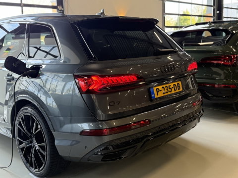 Audi Q7 60 TFSI e 456PK Competition / Bose / 22'' / LED / 360°