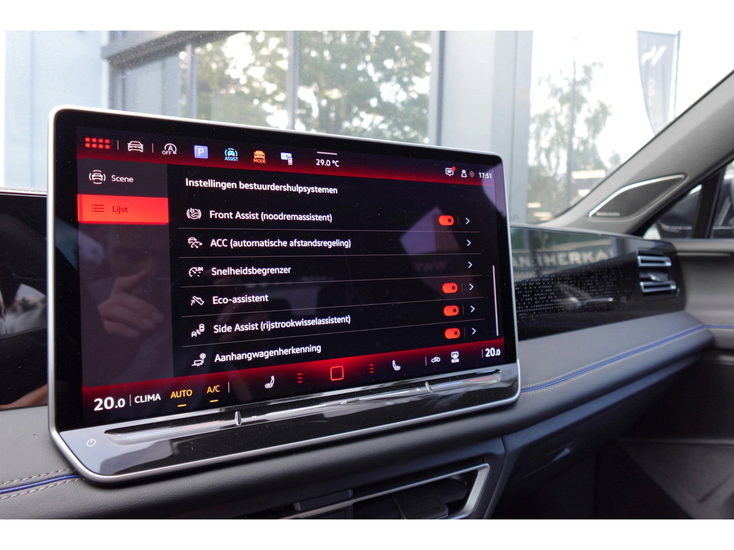 Volkswagen Tiguan 1.5 eTSI R-Line Business PANO KEYLESS H&K