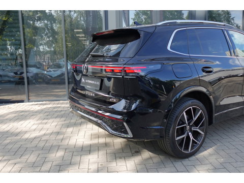 Volkswagen Tiguan 1.5 eTSI R-Line Business PANO KEYLESS H&K