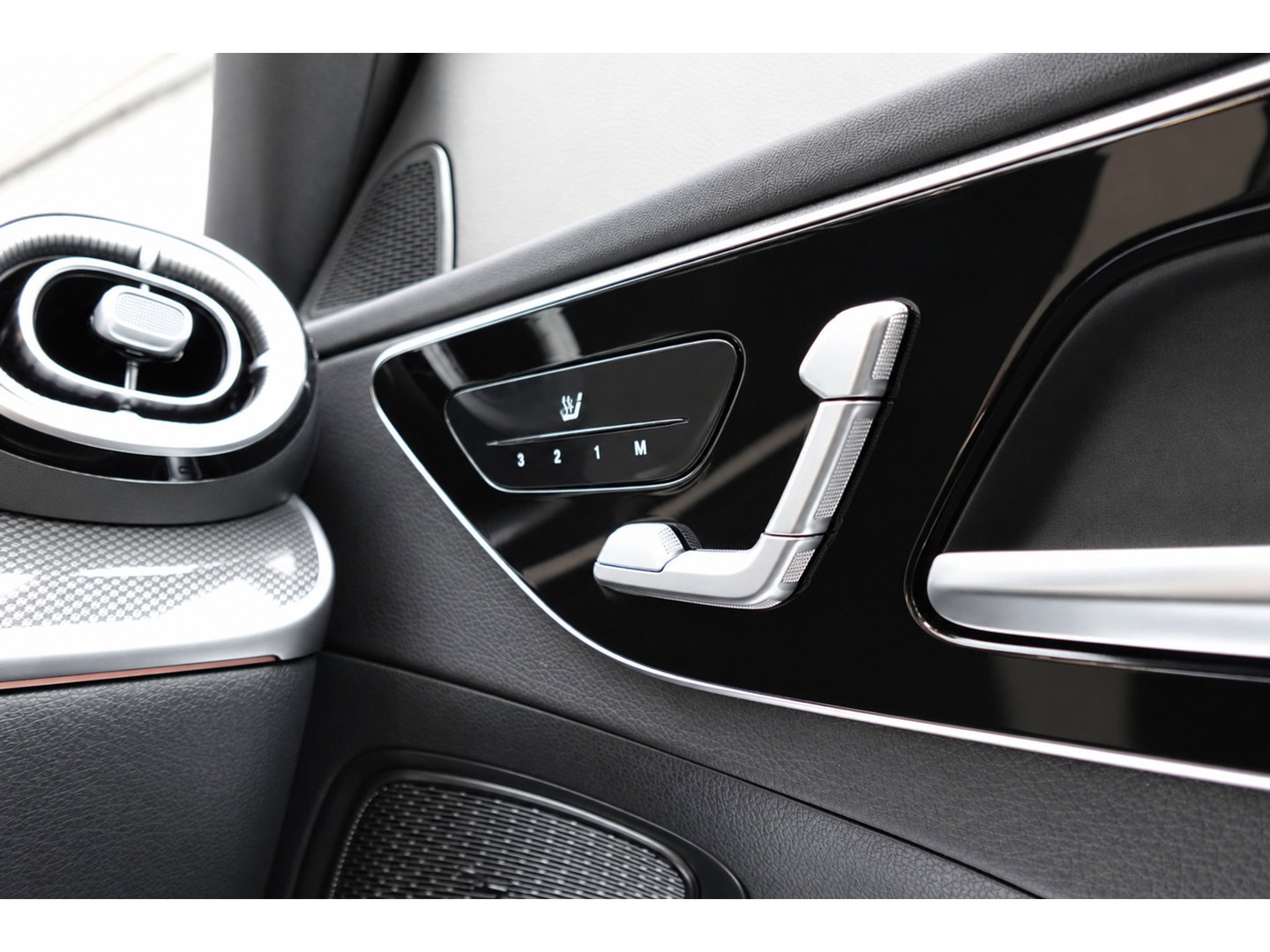 Mercedes-Benz C-Klasse Estate 300 e AMG Line PANO KEYLESS 360