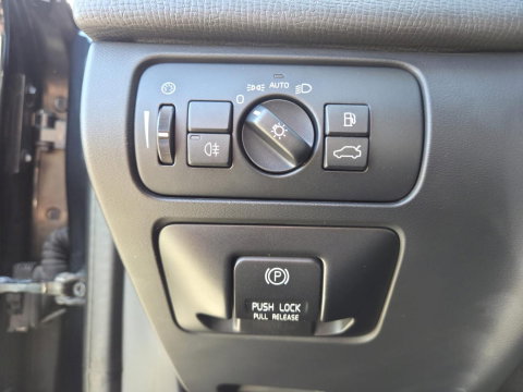 Volvo XC60 2.4 D5 AWD Summum Pano Leer Grijs kenteken