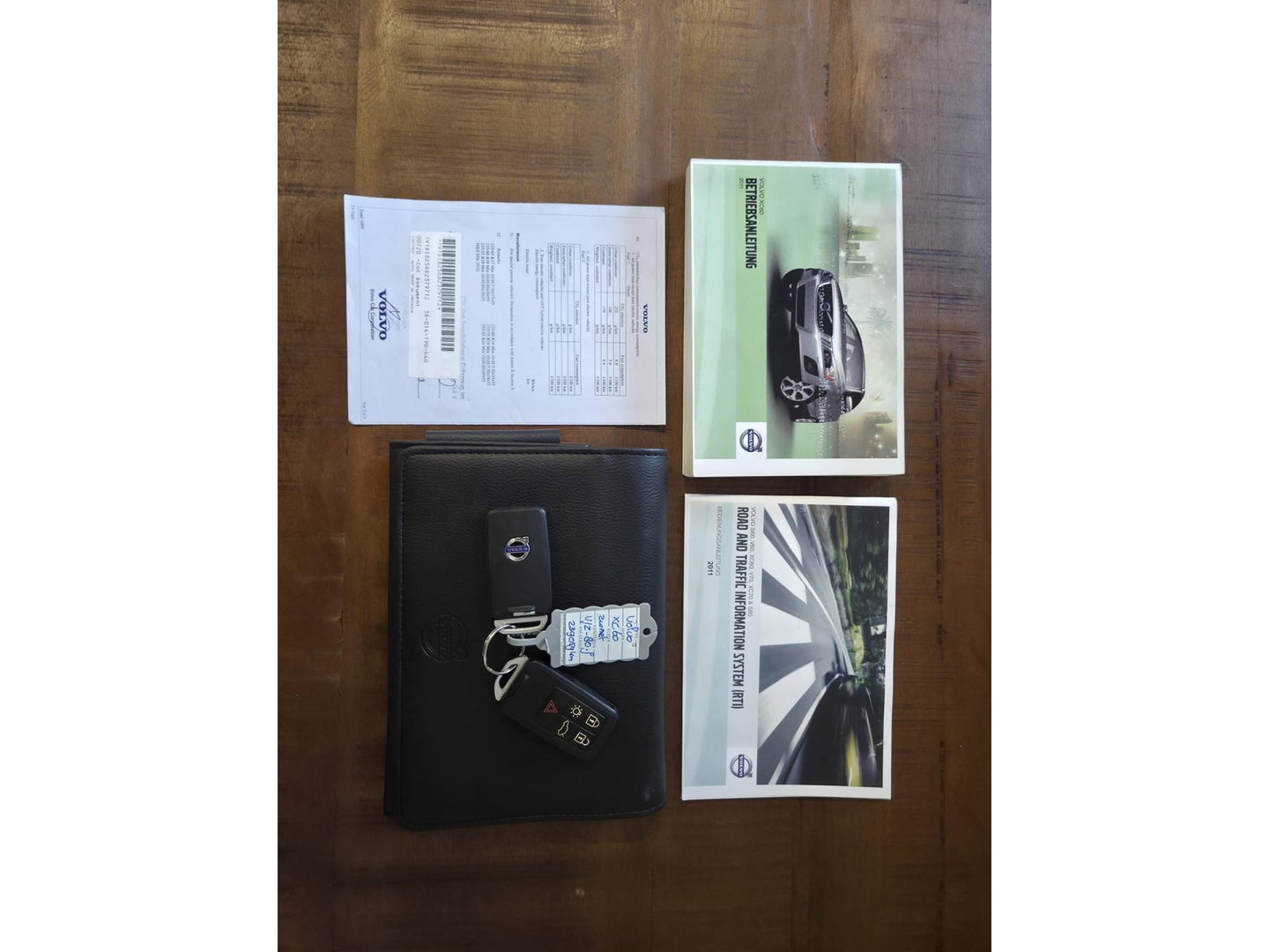 Volvo XC60 2.4 D5 AWD Summum Pano Leer Grijs kenteken