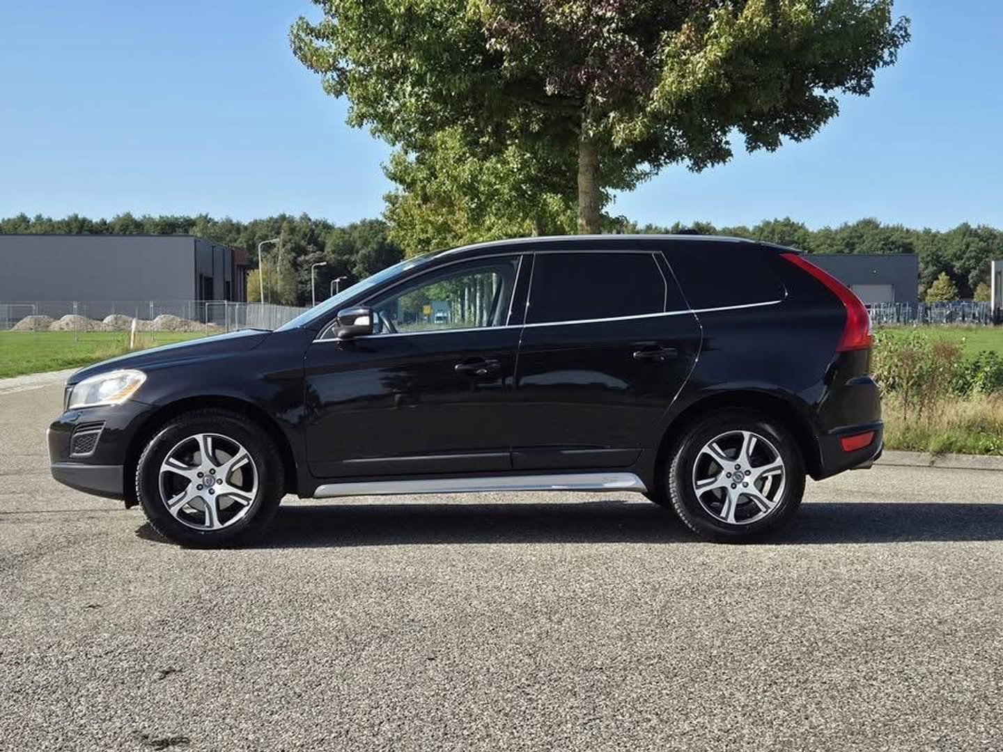Volvo XC60 2.4 D5 AWD Summum Pano Leer Grijs kenteken