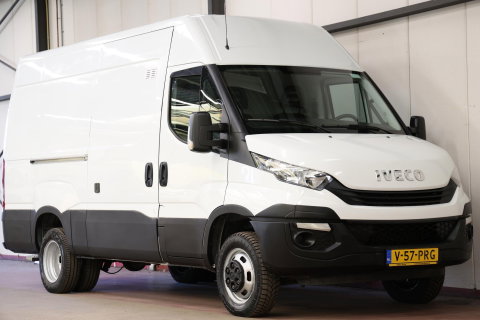 Iveco Daily 35C14V 2.3 352 L2H2 DUBBEL LUCHT 3500KG TREKHAAK