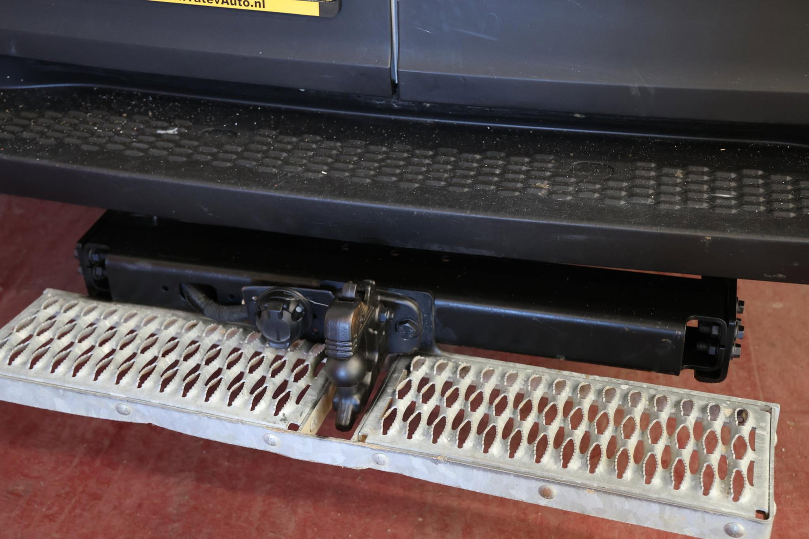 Iveco Daily 35C14V 2.3 352 L2H2 DUBBEL LUCHT 3500KG TREKHAAK