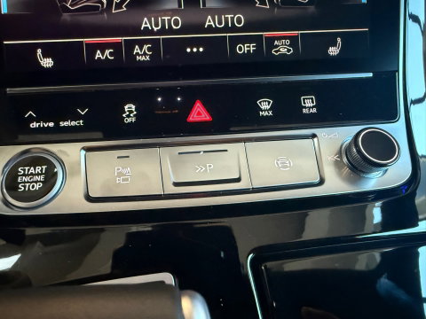 Audi Q8 60 TFSI e quattro S Line Compe Pano|RS Seats|BTW|HuD