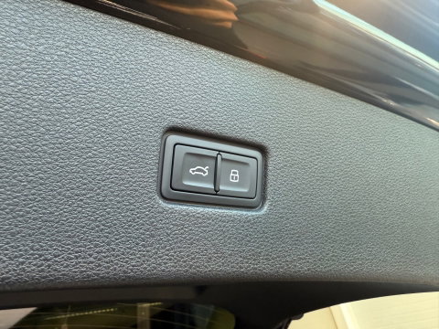 Audi Q8 60 TFSI e quattro S Line Compe Pano|RS Seats|BTW|HuD