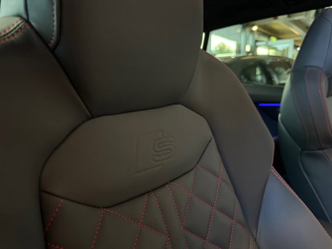Audi Q8 60 TFSI e quattro S Line Compe Pano|RS Seats|BTW|HuD