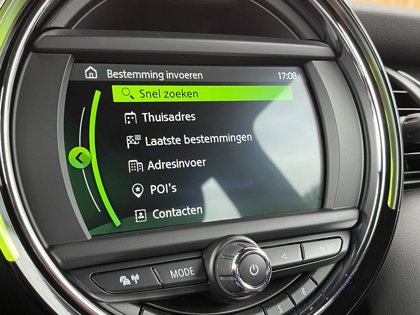 MINI 3-deurs 1.5 Cooper Chili | Origineel Nederlands | NAP | Keyless go/entry | Stoelverwarming | Airconditioning | Bluetooth | Rijmodus Regeling | Zwarte Hemel |