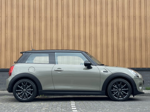 MINI 3-deurs 1.5 Cooper Chili | Origineel Nederlands | NAP | Keyless go/entry | Stoelverwarming | Airconditioning | Bluetooth | Rijmodus Regeling | Zwarte Hemel |