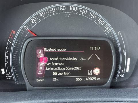 Toyota Aygo X 1.0 VVT-i MT Play | Cruise Control Adaptief | Achteruitrijcamera | Airconditioning | Bluetooth | DAB+ |